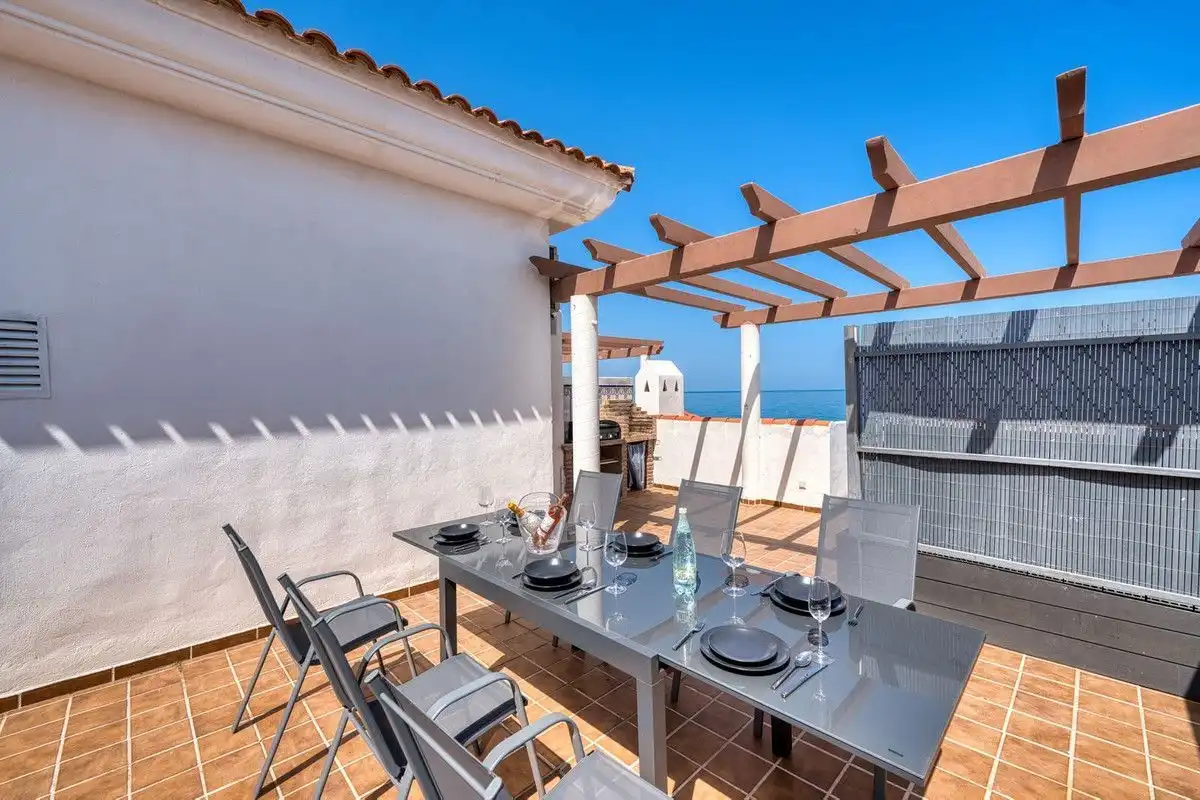 Terrasse von Dachboden zur Miete in Manilva mit Klimaanlage, Heizung und Terrasse
