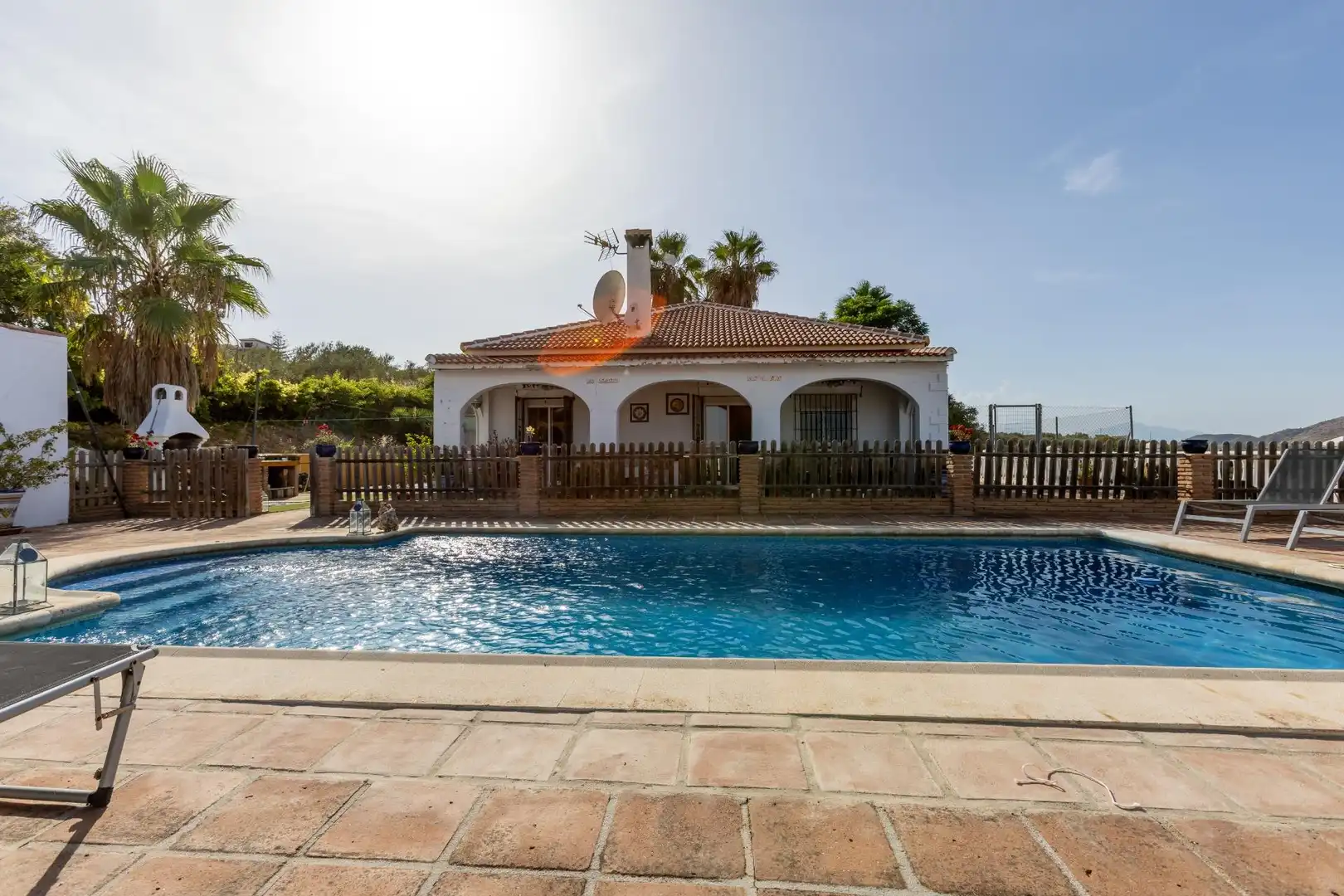 House with pool for sale in Camino los Solanos 132