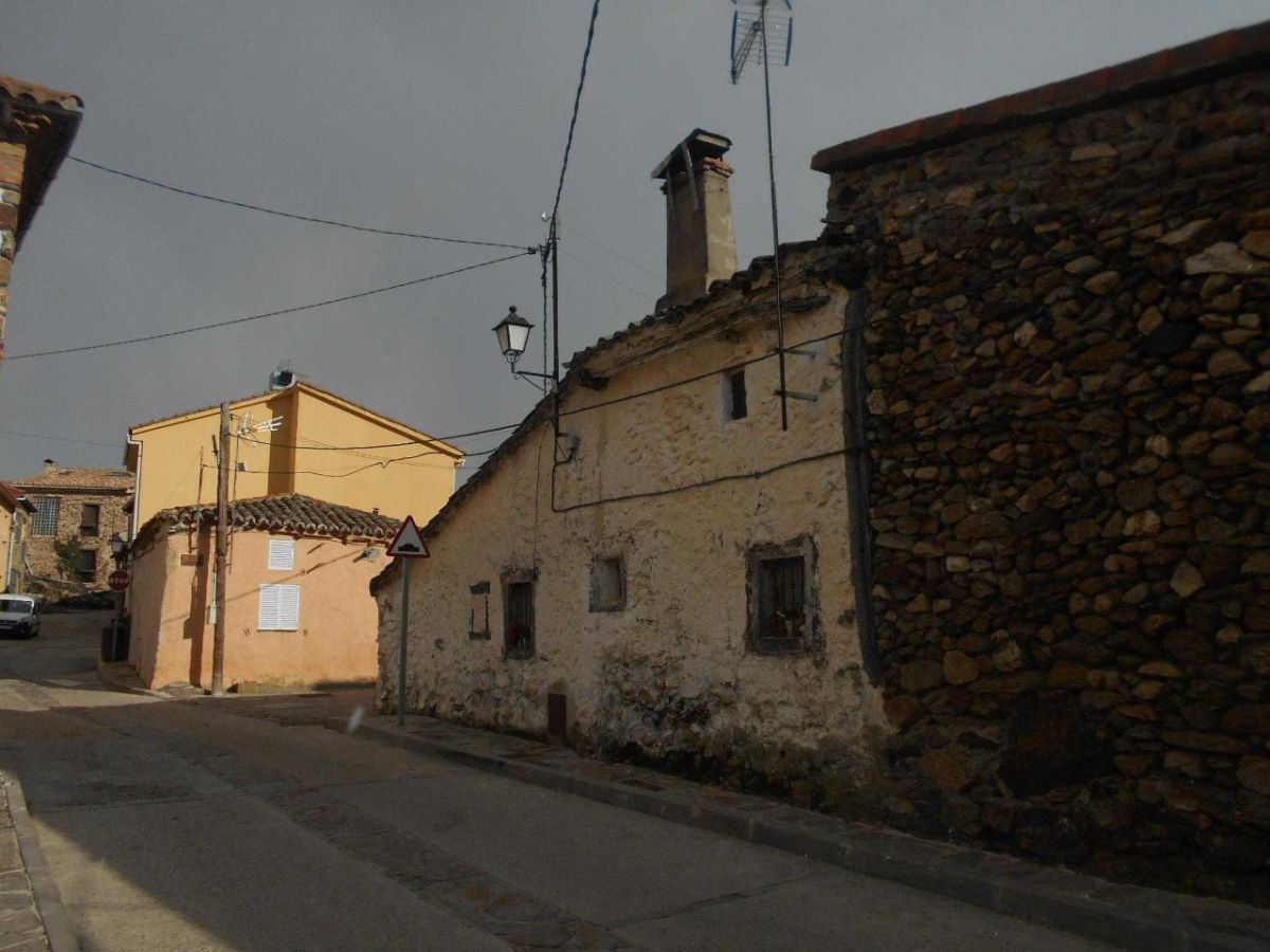 Vista exterior de Casa o xalet en venda en Villavieja del Lozoya amb Terrassa