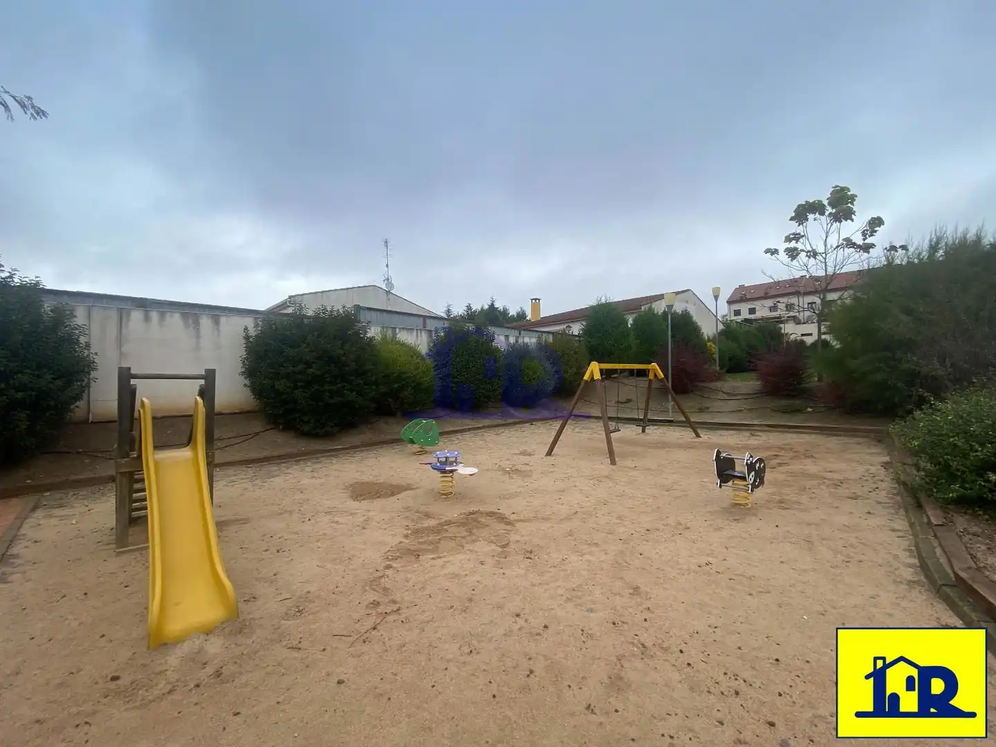 Jardín de Piso en venta en Chillarón de Cuenca con Aire acondicionado, Calefacción y Parquet