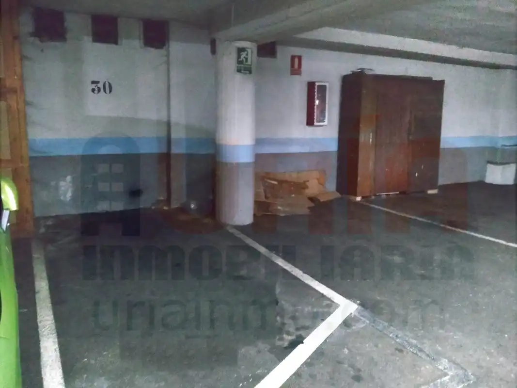 Einzelparkplatz mit Aufzug zum Verkauf in Calle Facetos 8, imagen 3