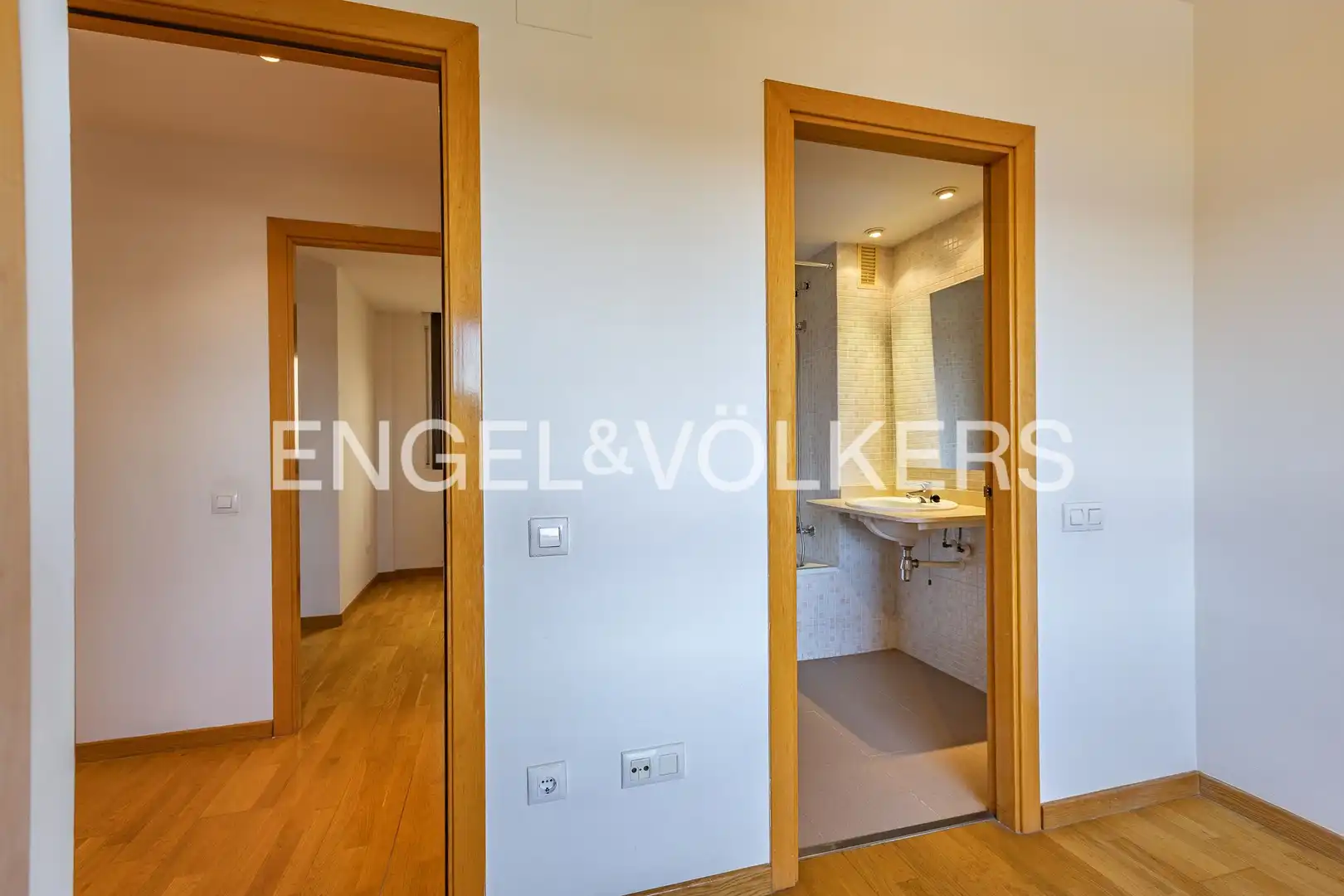 Flat for sale in Sant Cugat del Vallès  with Heating, Private garden and Parquet flooring