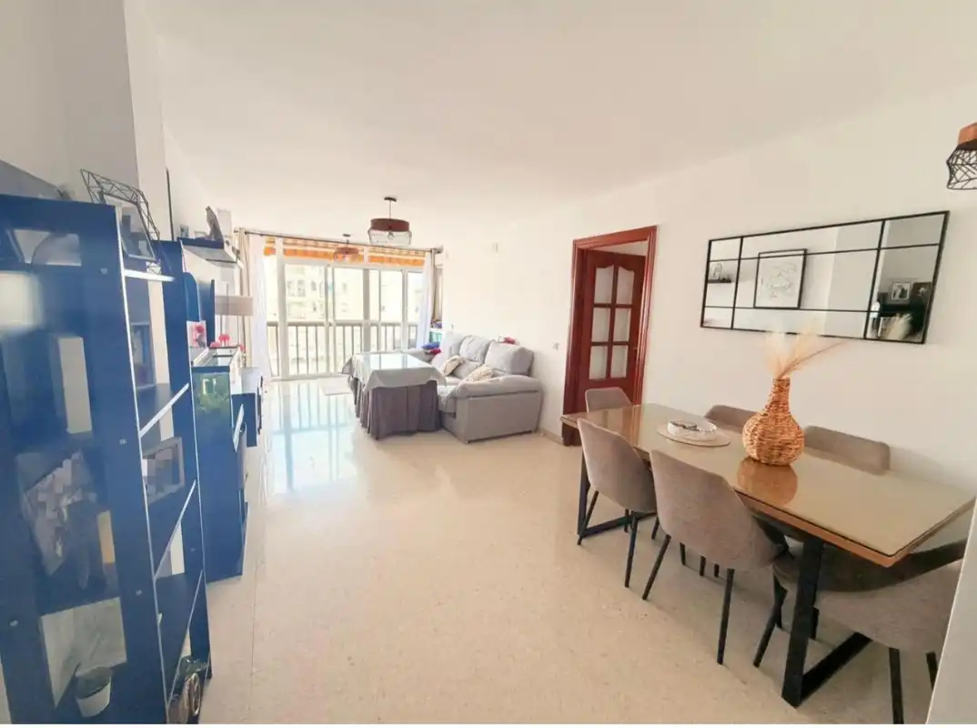 Piso con piscina en venta en Benalmádena pueblo, imagen 3