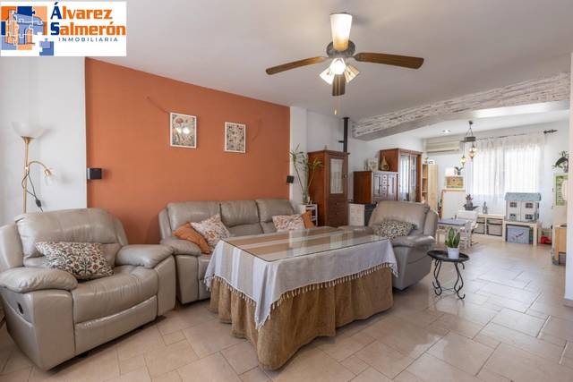 Casa adosada en Venta en Chauchina