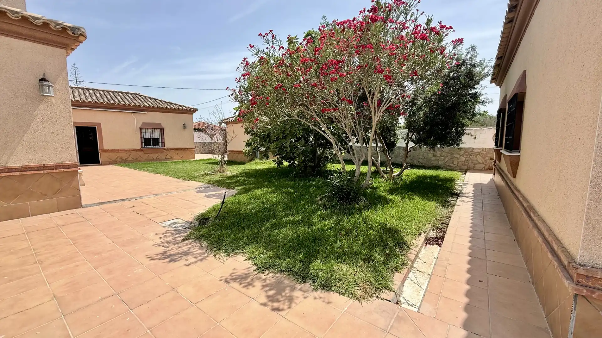 Jardín de Casa o chalet en venta en Chiclana de la Frontera con Aire acondicionado, Calefacción y Jardín privado