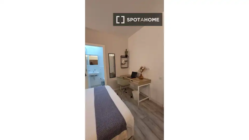 Bedroom of Flat for rent in Barcelona  with Air Conditioner, Heating and Furnished