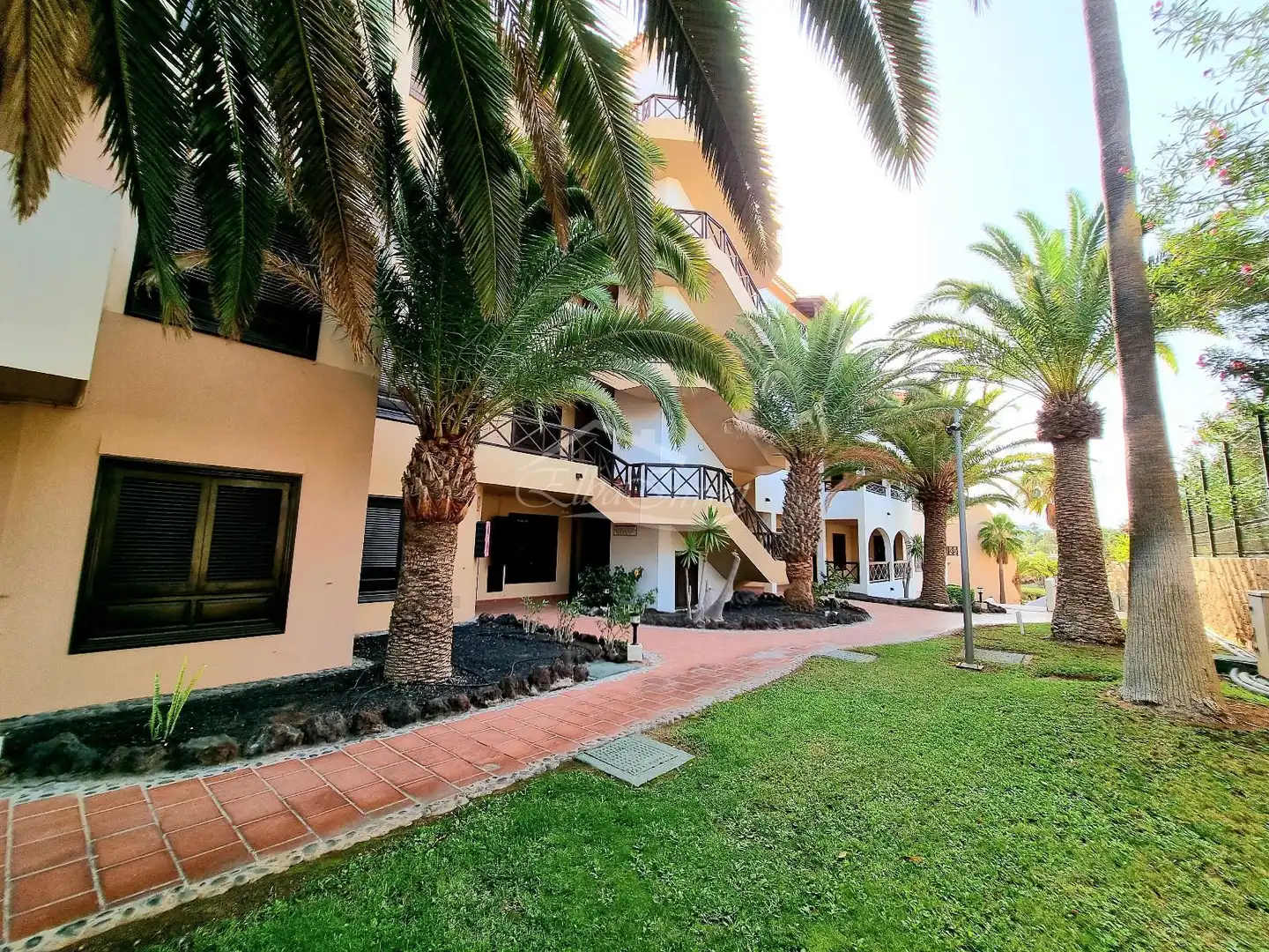 Außenansicht von Wohnung zum Verkauf in San Miguel de Abona mit Klimaanlage, Terrasse und Schwimmbad