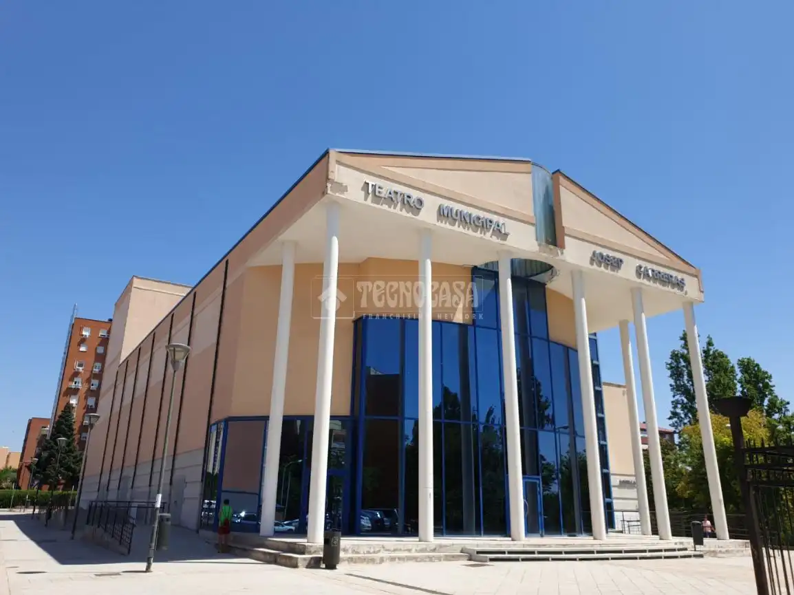 Exterior view of Flat for sale in Fuenlabrada  with Heating, Swimming Pool and Community pool
