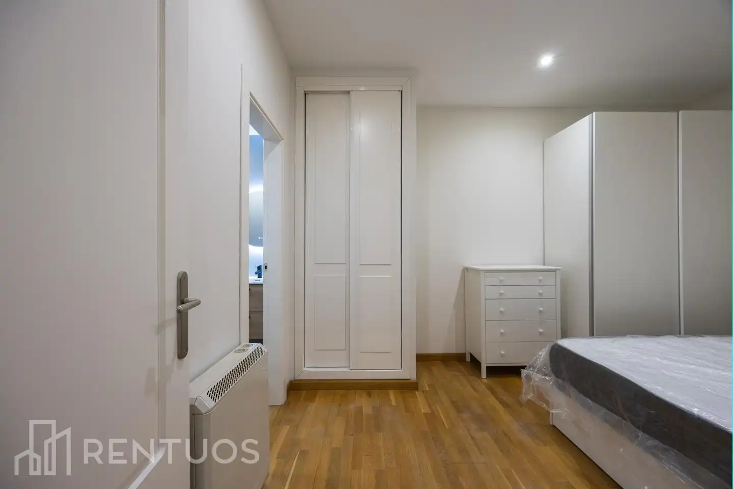 Bedroom of Flat for rent in Madrid  with Air Conditioner, Heating and Furnished
