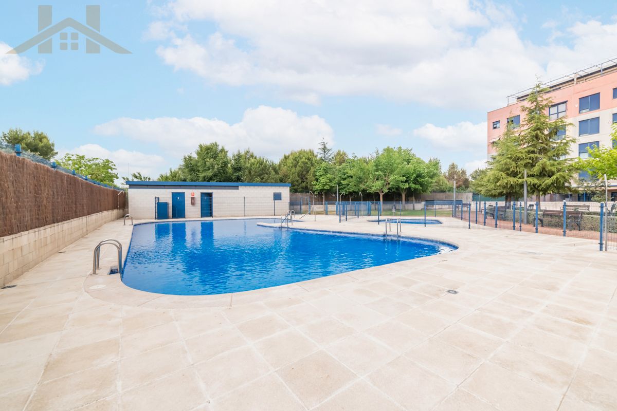 Piscina de Pis en venda en Fuenlabrada amb Aire condicionat, Calefacció i Traster