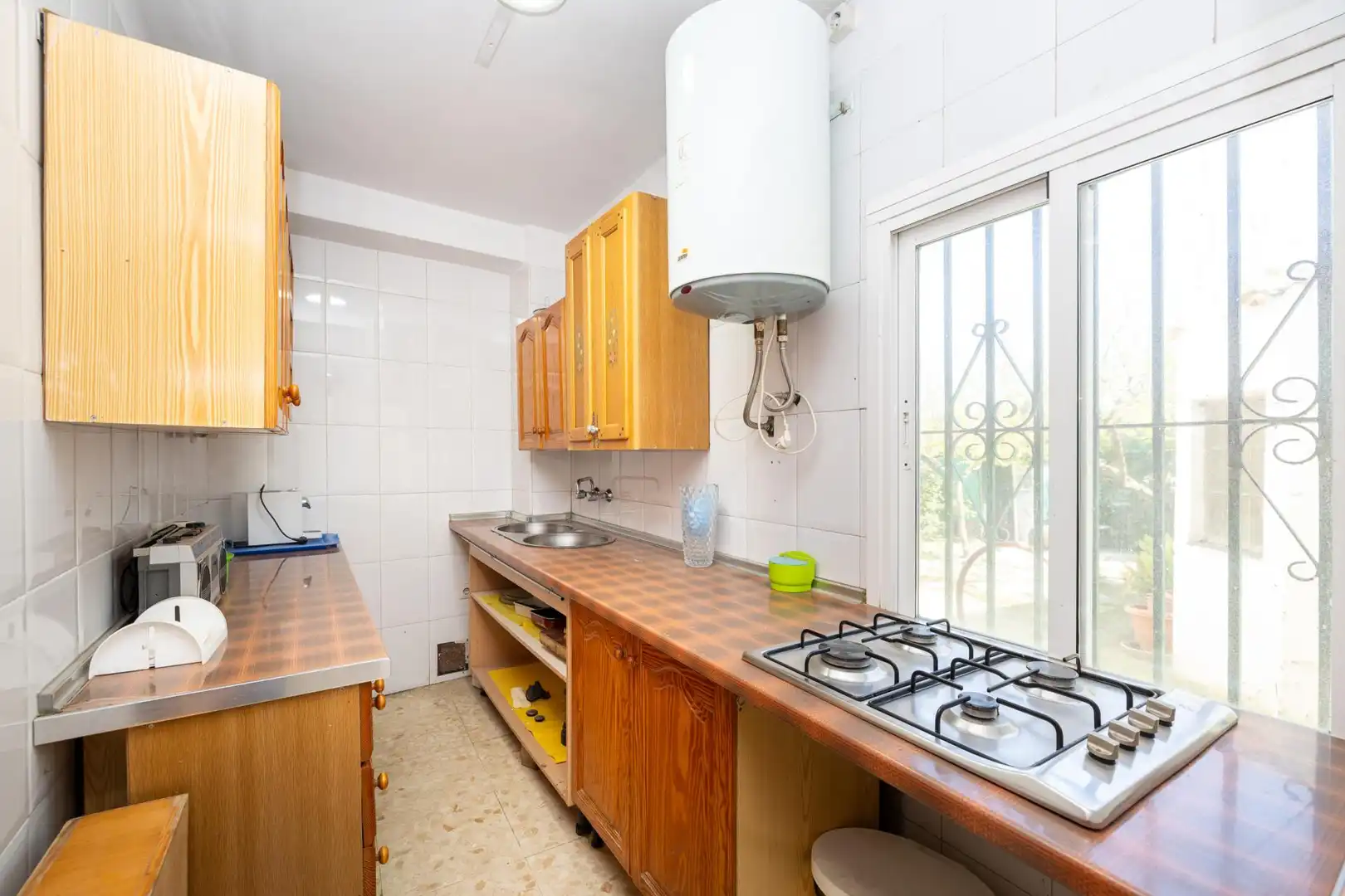 Küche von Country house zum Verkauf in Armilla mit Privatgarten und Terrasse