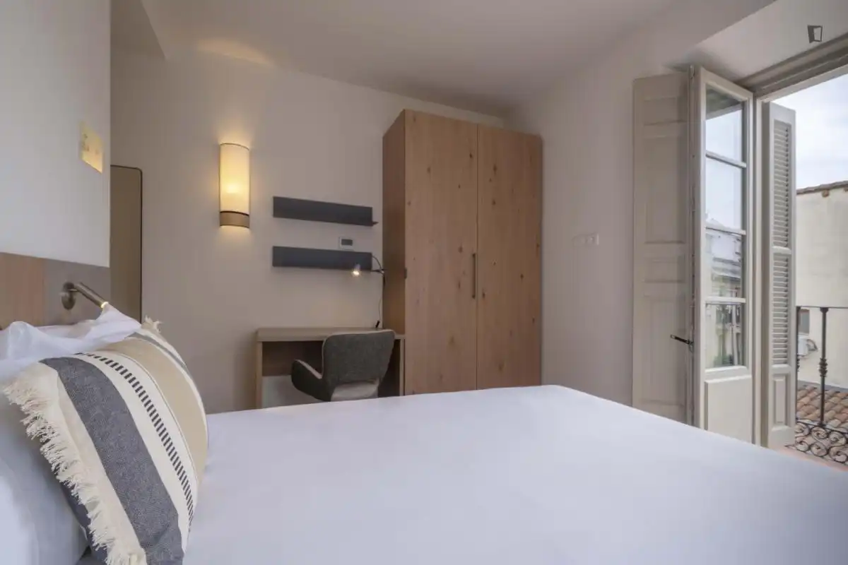Dormitori de Casa o xalet per a compartir en Madrid amb Calefacció, Moblat i Forn