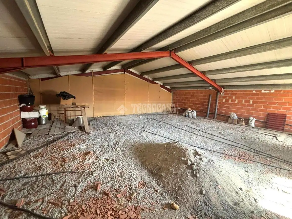 Local en venta en Villaverde de Medina