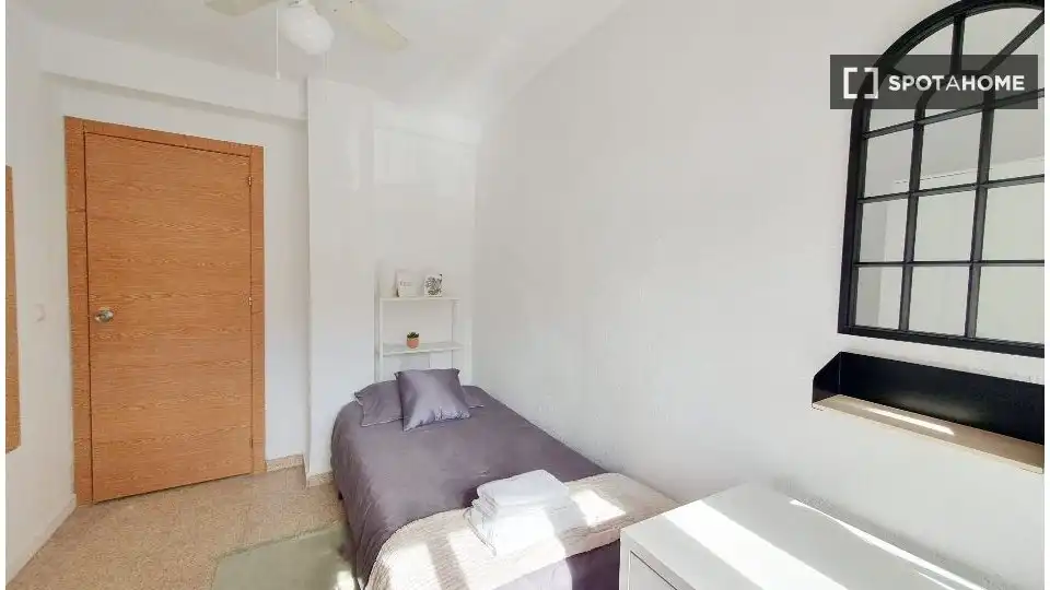 Habitación en El Cabanyal - El Canyamelar