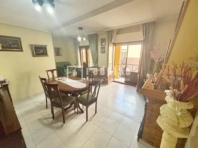 Sala d'estar de Dúplex en venda en Guadalajara amb Calefacció, Terrassa i Moblat