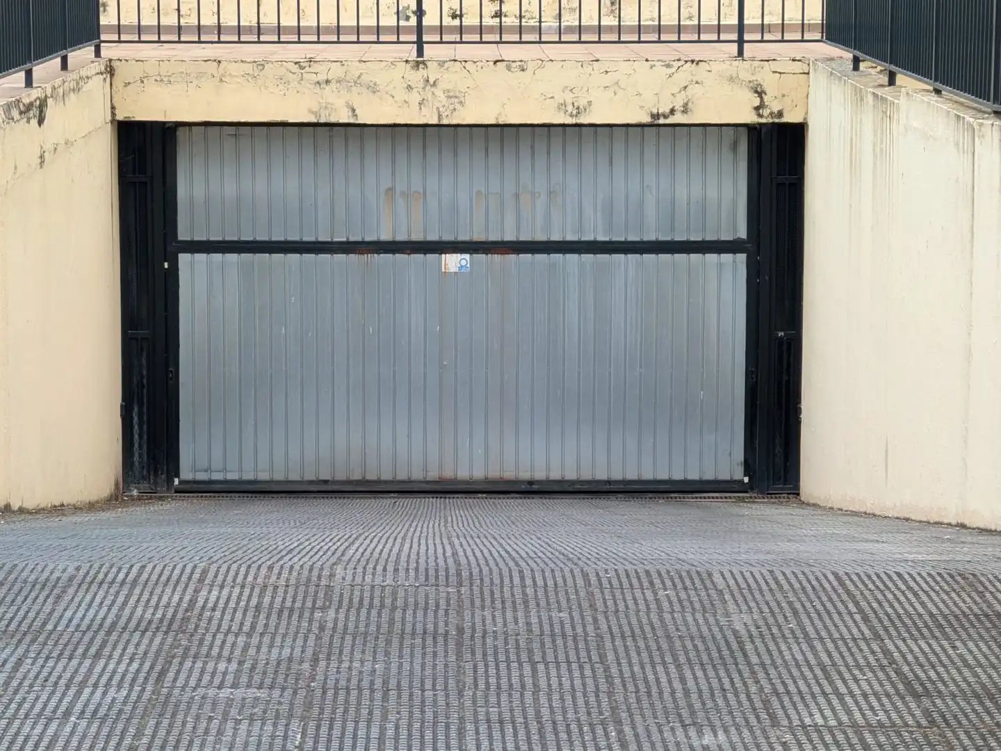 Parking de Casa adosada en venta en Aznalcázar con Aire acondicionado y Terraza