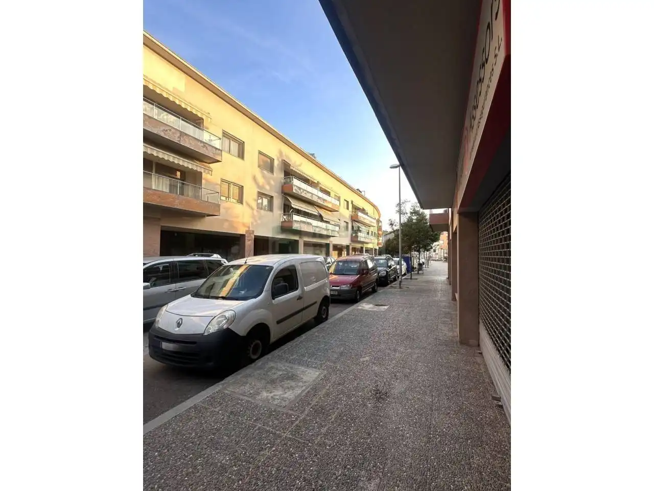 Local comercial en venta en Calle Sis d´Octubre de 1869