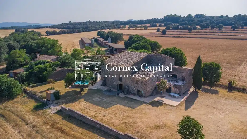 Country house zur Miete in Rupià mit Klimaanlage, Heizung und Privatgarten