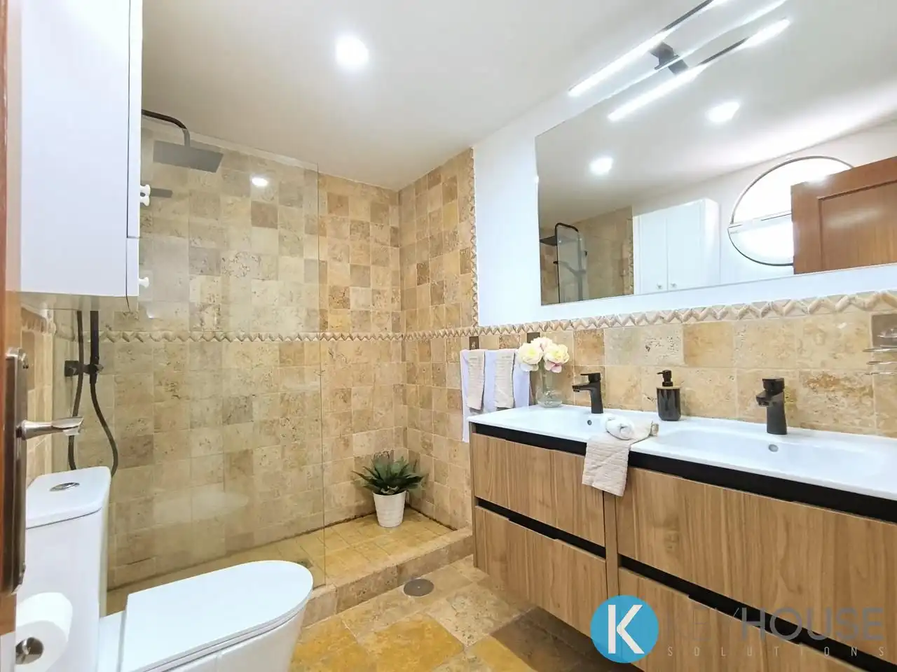 Baño de Casa adosada en venta en Villalbilla con Aire acondicionado, Calefacción y Jardín privado