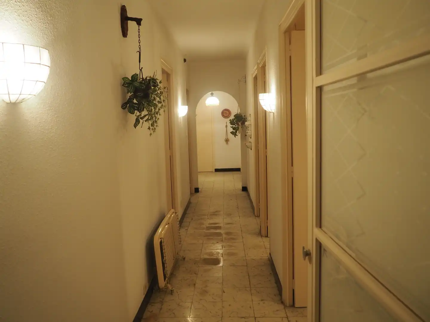 Wohnung zum Verkauf in Flix mit Terrasse, Abstellraum und Möbliert