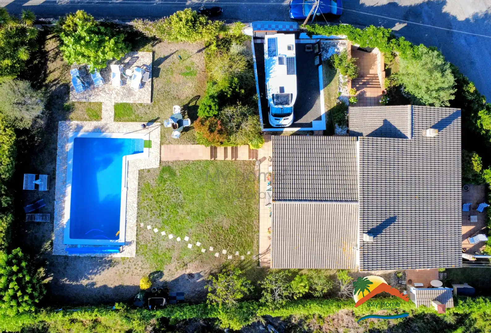 Schwimmbecken von Haus oder Chalet zum Verkauf in Lloret de Mar mit Heizung, Privatgarten und Terrasse