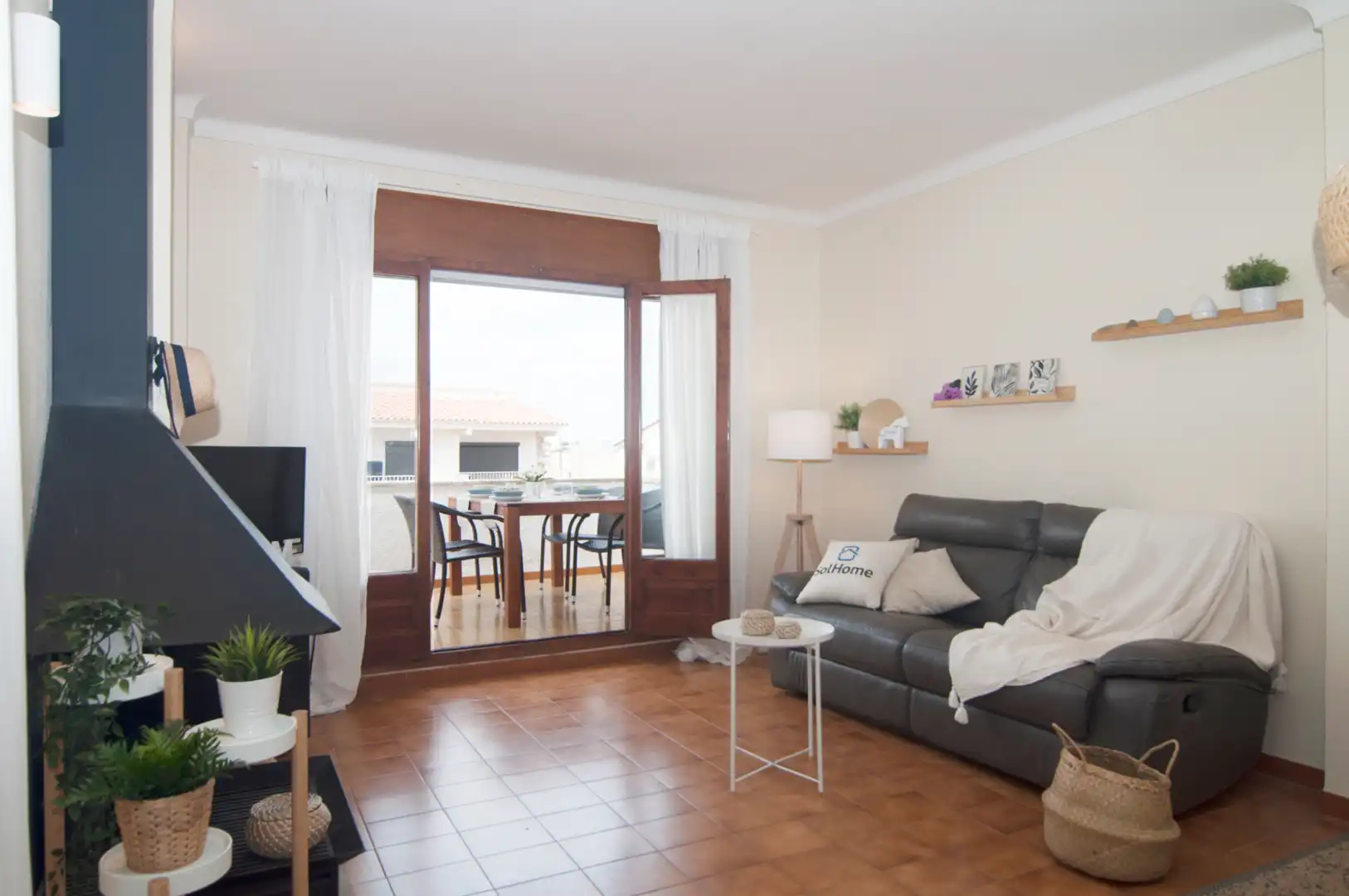 Sala de estar de Ático en venta en L'Escala con Calefacción, Terraza y Amueblado