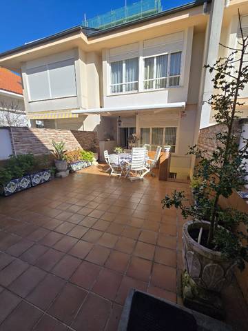 Casa adosada en Venta en Zona Playa