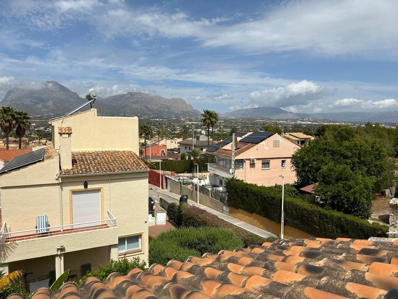 Exterior view of House or chalet for sale in Benidorm  with Heating, Private garden and Parquet flooring