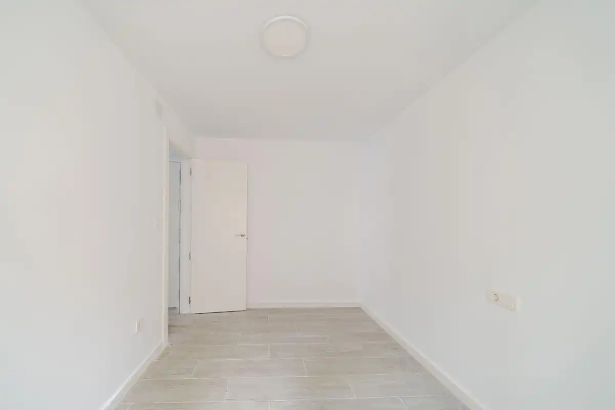 Piso en venta en Torrevieja con Calefacción, Terraza y Balcón