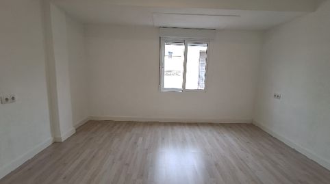 !CDATAPiso de 90m Totalmente Reformado  3 Hab, 2 Balcones y Trastero en Aspe, image 2
