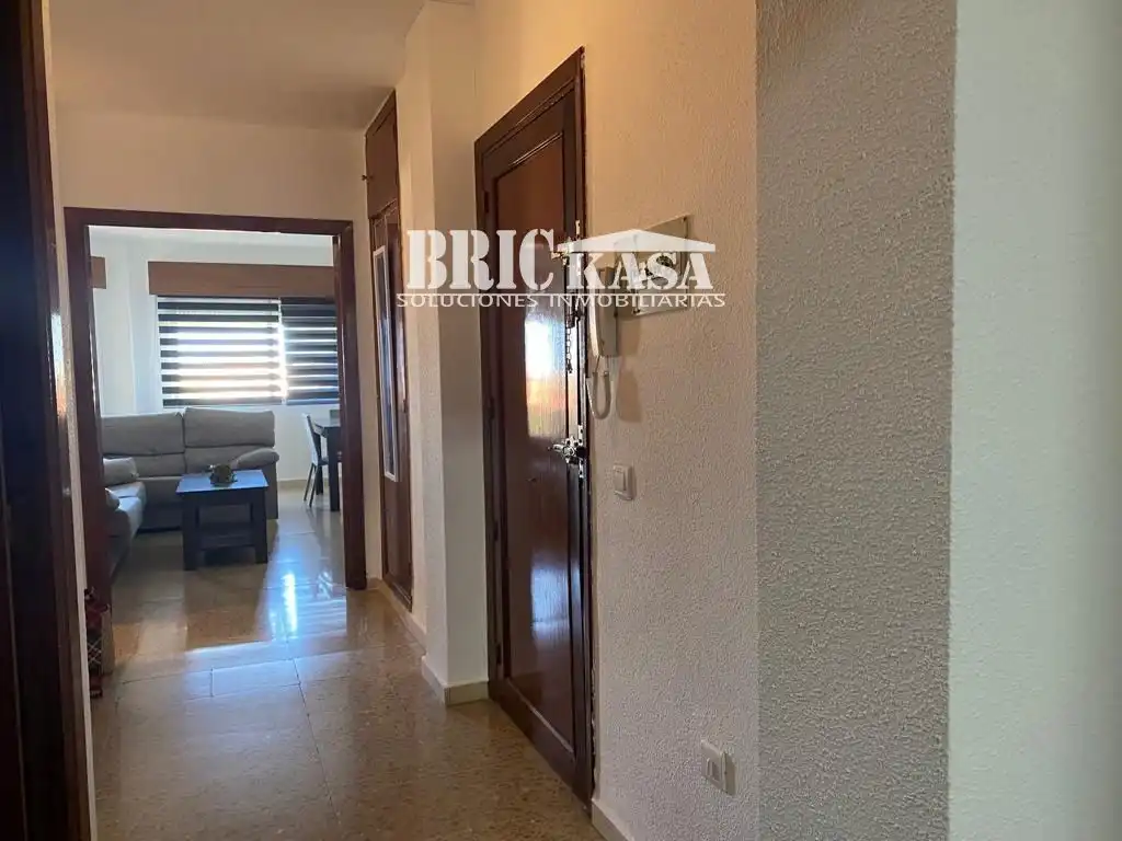 Dachboden zur Miete in Cáceres mit Heizung, Terrasse und Möbliert