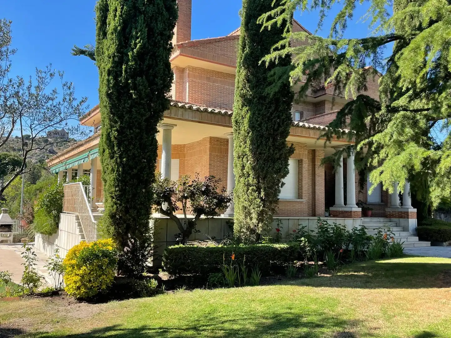 Vista exterior de Casa o chalet en venta en Torrelodones con Aire acondicionado, Calefacción y Jardín privado
