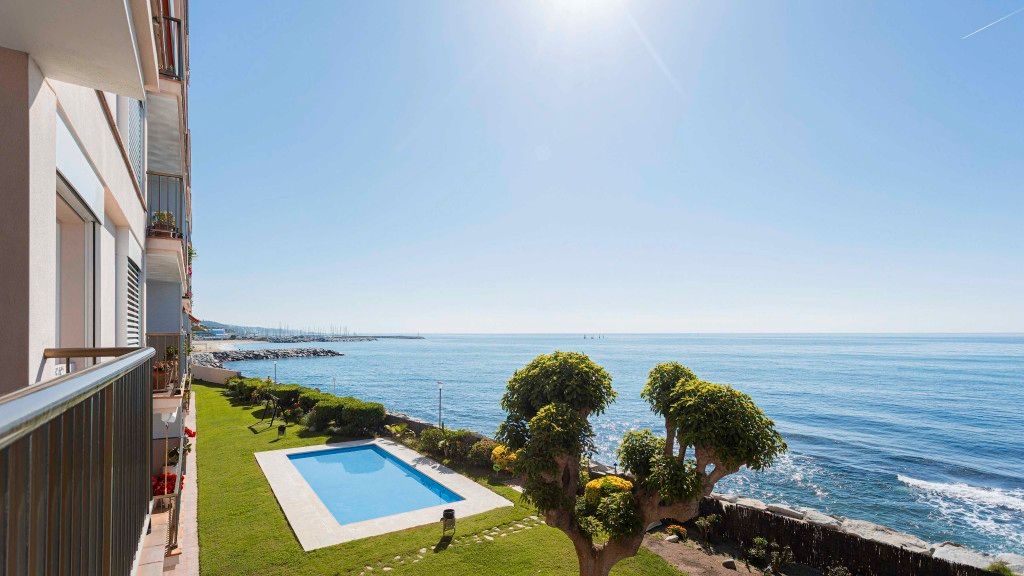 Jardí de Apartament en venda en Sant Andreu de Llavaneres amb Terrassa, Balcó i Piscina comunitària