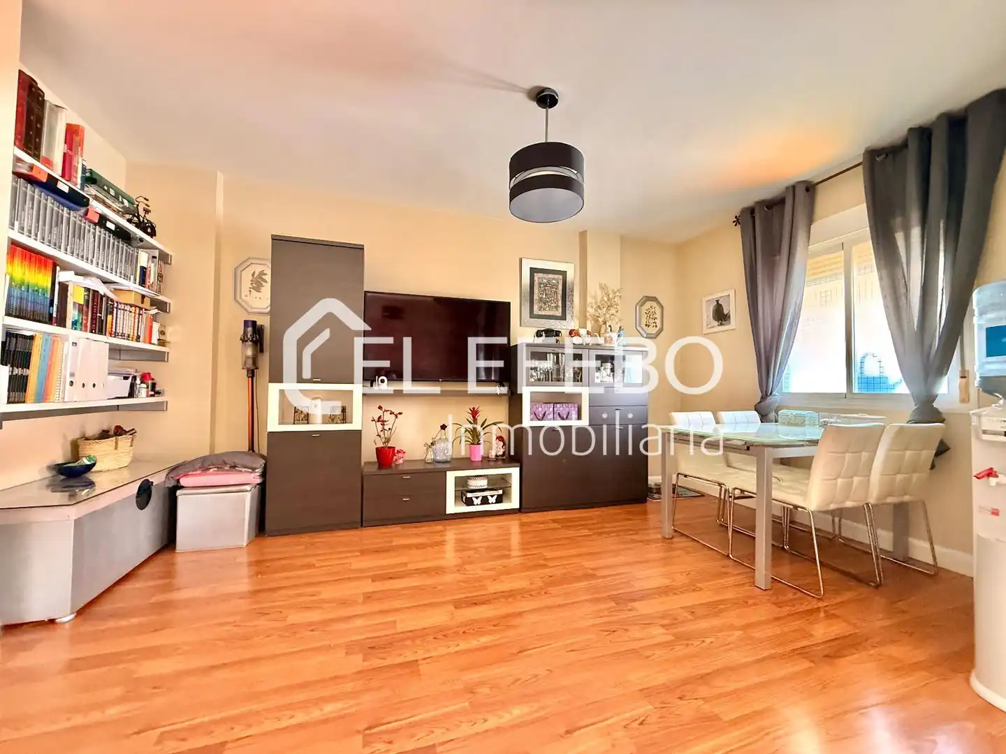 Sala de estar de Casa adosada en venta en Antequera con Aire acondicionado, Calefacción y Parquet