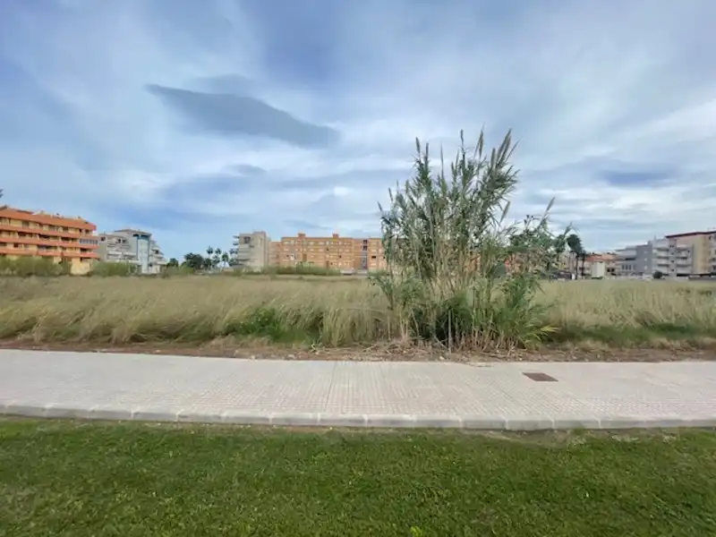 Terreny residencial en venda a CANAL, DEL, S/N y la Avenida de la Diputación S/N