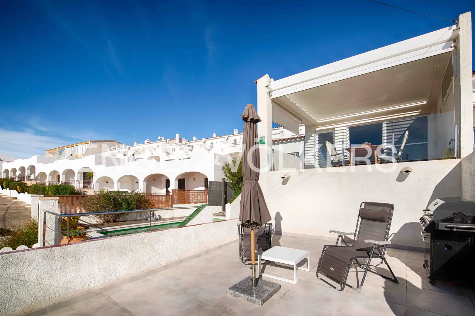 Adosado con piscina en venta en Carrer Joan Timoneda, imagen 4