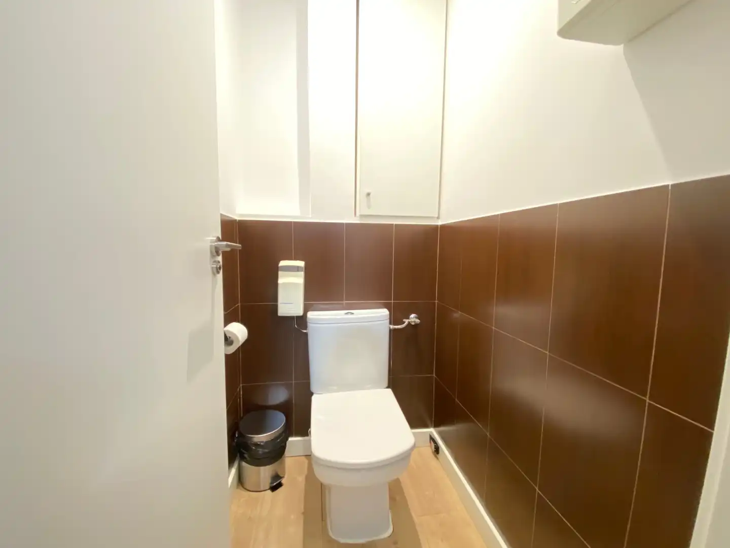 Bathroom of Office for rent in Madrid  with Air Conditioner, Heating and Balcony