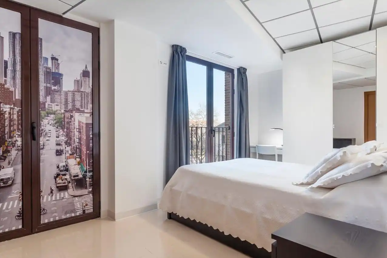 Habitación de Apartamento de alquiler en Valencia con Aire acondicionado, Calefacción y Amueblado