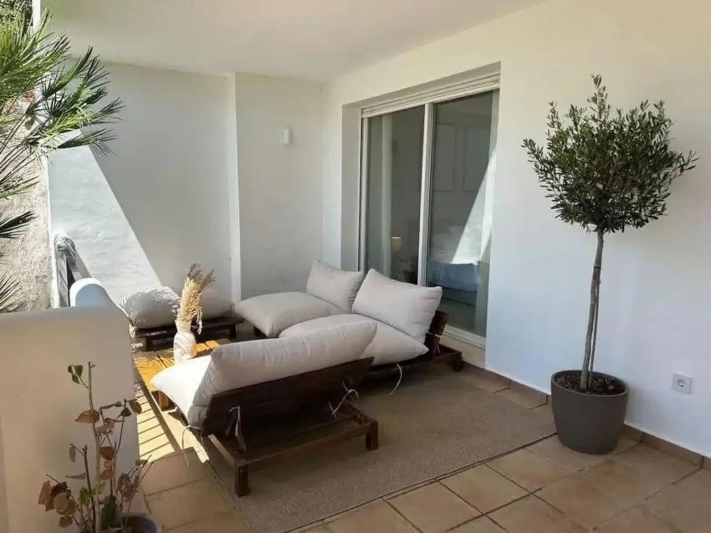 Piso con piscina en alquiler en La Quinta, imagen 35