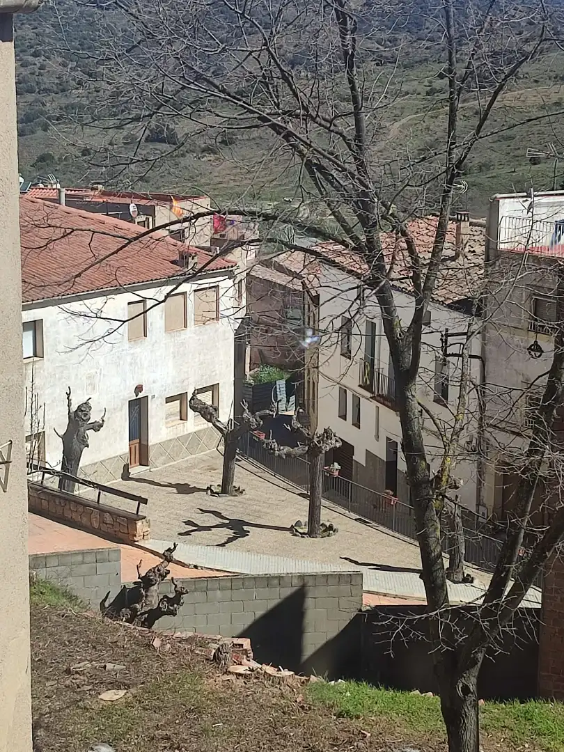 Vista exterior de Casa adosada en venda en Ulldemolins amb Calefacció, Jardí privat i Parquet