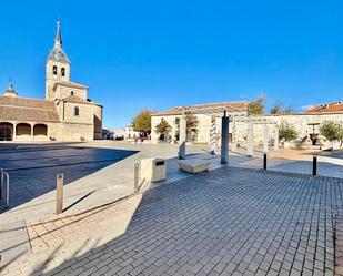 Vista exterior de Casa o xalet en venda en Torres de la Alameda amb Terrassa