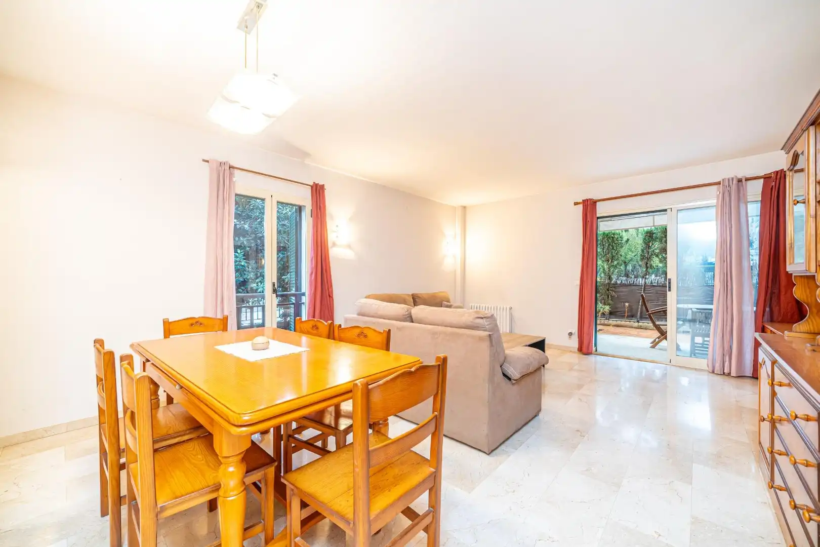 Ground floor with lift for sale in Carrer de l'Illa de Rodes, imagen 5