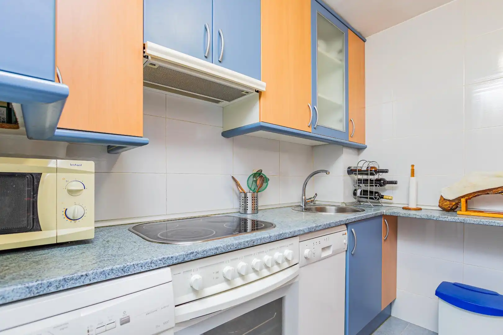 Kitchen of Ground floor for sale in Madrid  with Heating and Furnished