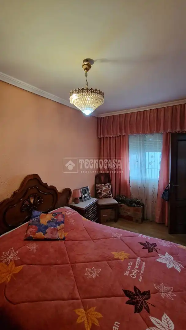 Habitación de Piso en venta en Madrid con Calefacción