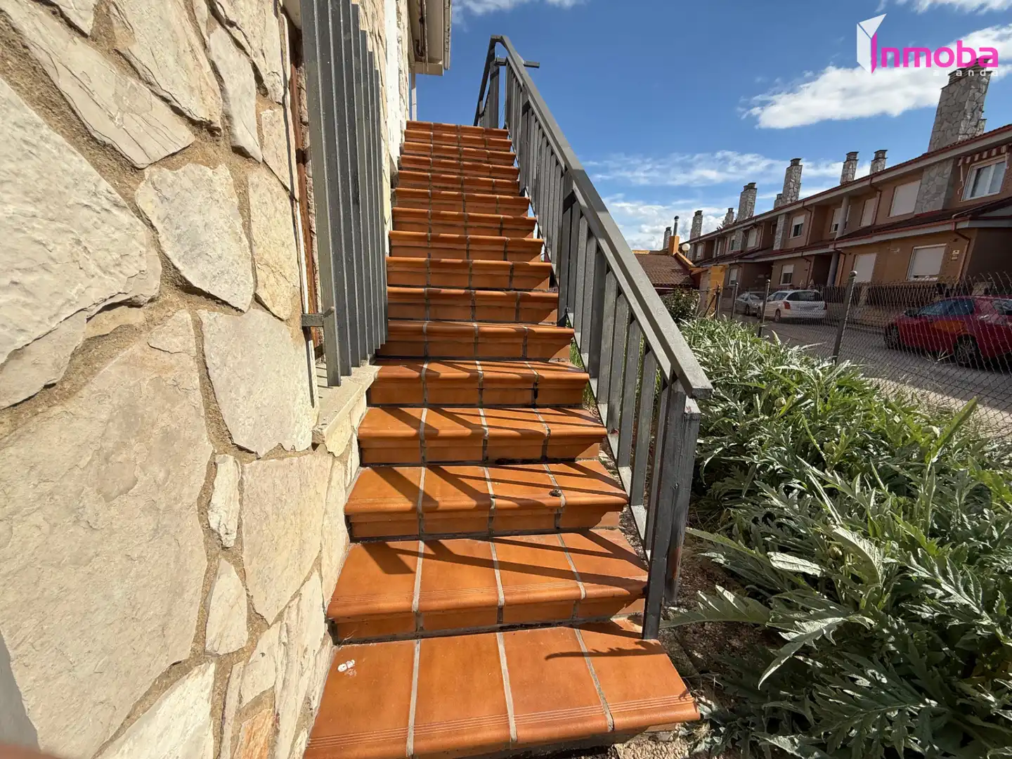 Vista exterior de Casa o xalet en venda en Fuentespina amb Calefacció, Jardí privat i Terrassa
