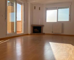 Living room of Attic to rent in  Albacete Capital  with Air Conditioner, Heating and Parquet flooring