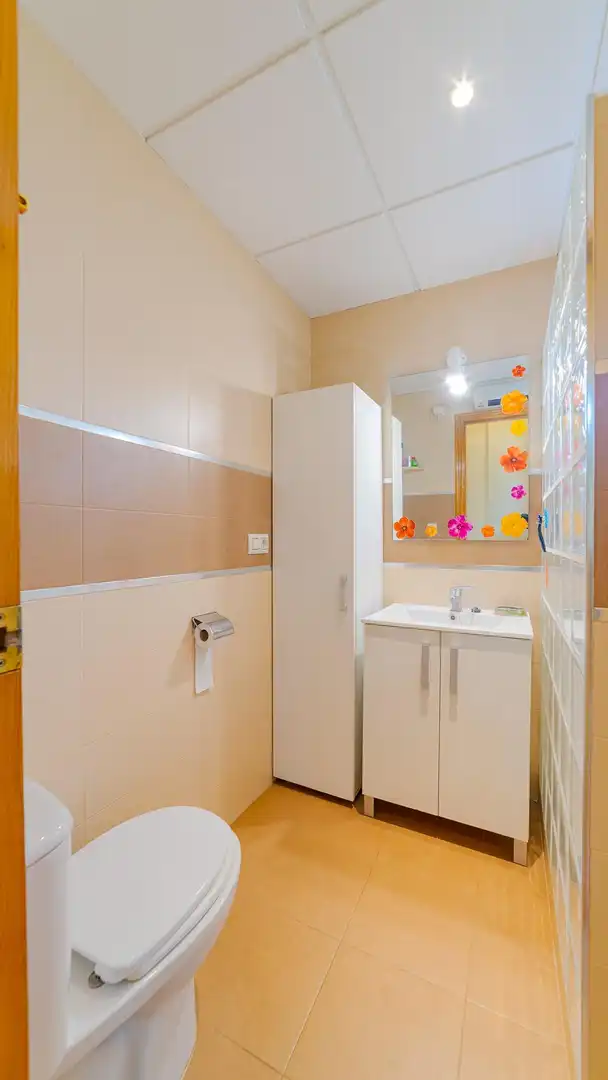 Bany de Casa o xalet en venda en Orihuela amb Jardí privat, Terrassa i Piscina