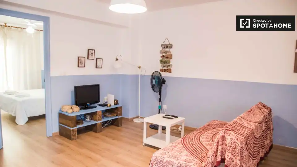 Appartamento con terrazza in affitto a Poblats Marítims
