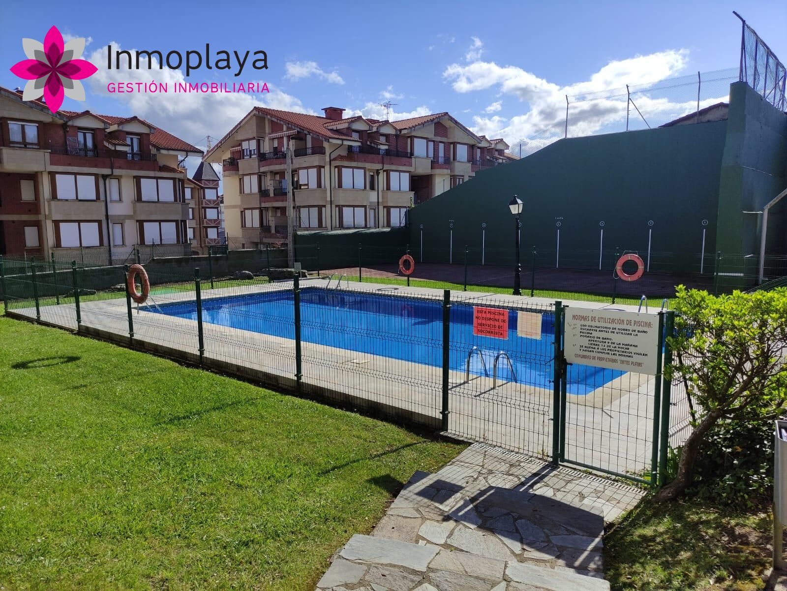 Piscina de Pis en venda en Noja amb Calefacció i Piscina comunitària