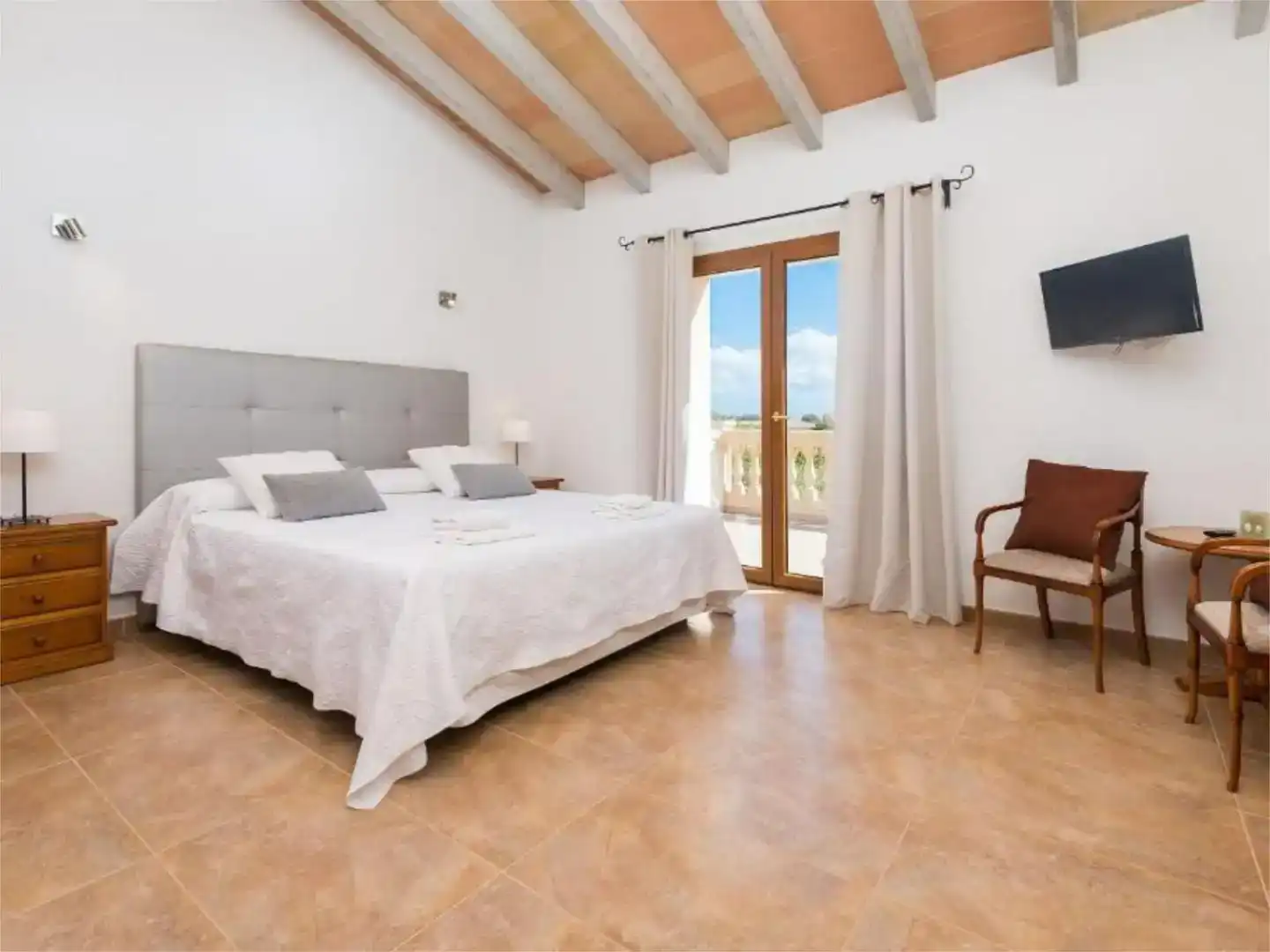 Dormitori de Finca rústica de lloguer en Manacor amb Aire condicionat, Jardí privat i Traster